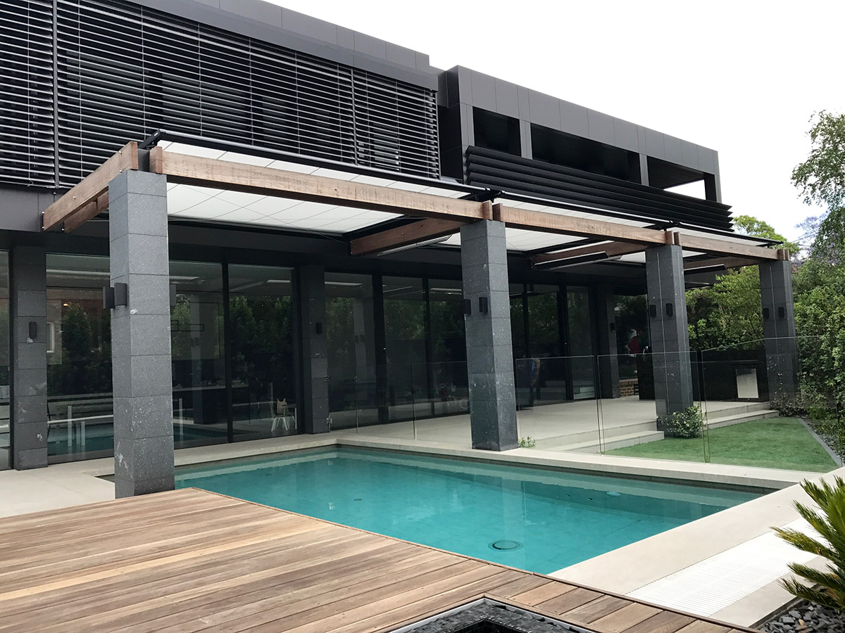 Markilux-8800-Conservatory-Awnings-and-120S-Ultimate-External-Venetians
