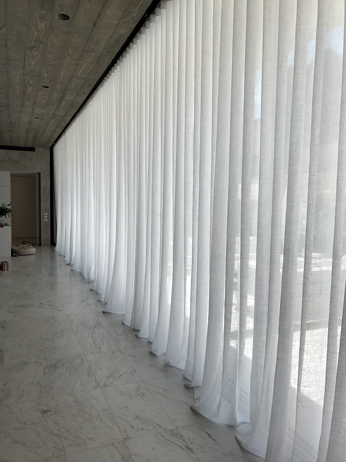curtains-3--photo-